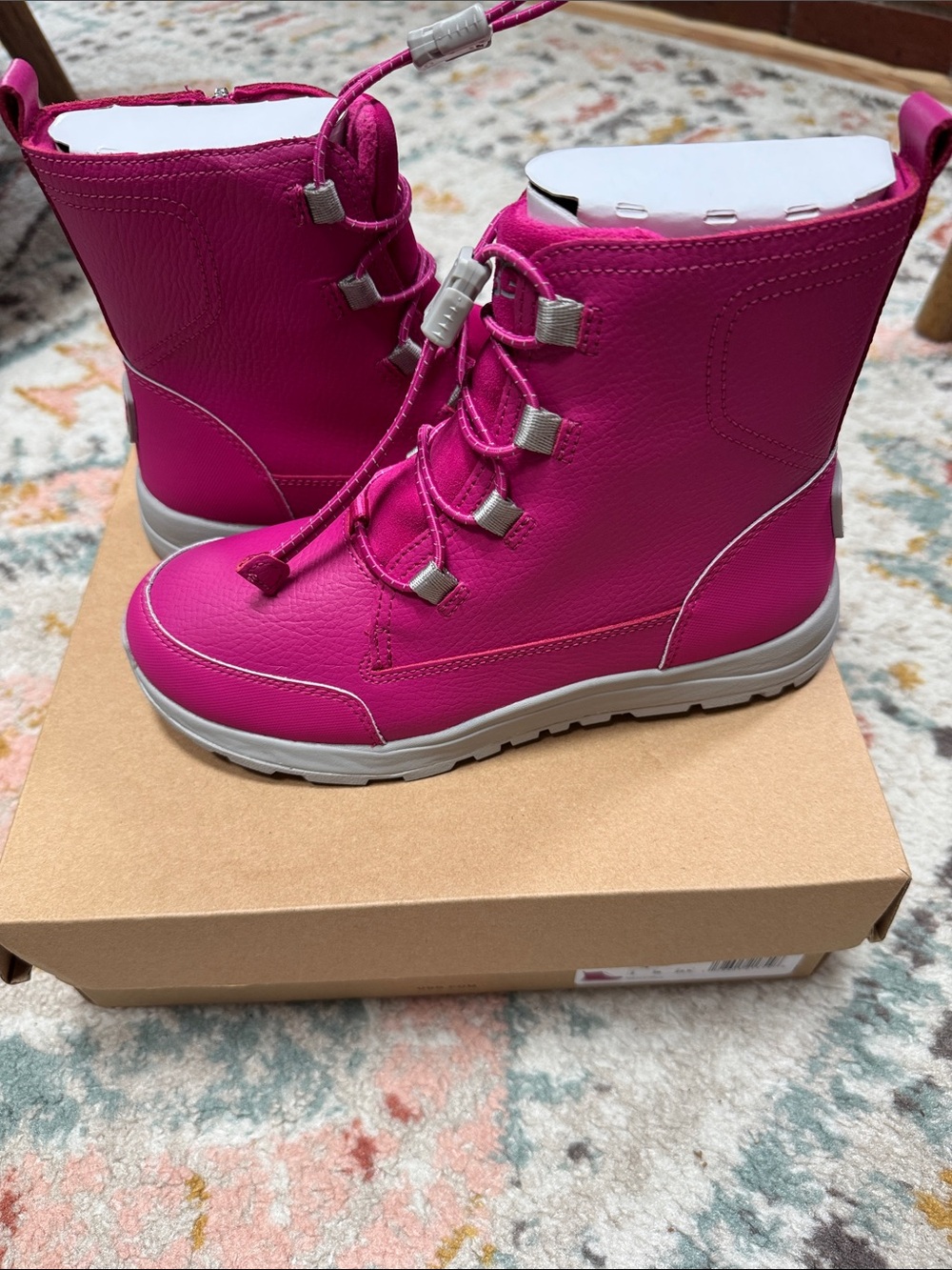 Girls UGG Dinaly Waterproof Boots Sz 4 NIB